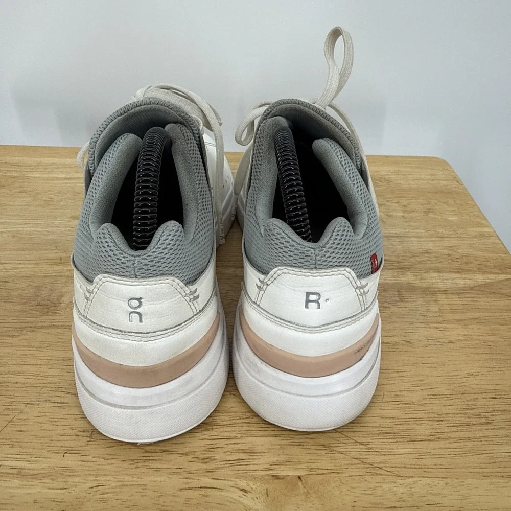 OnCloud On The Roger Womens Advantage Sneaker Cloudtec Size 9 Comfort Speedboard